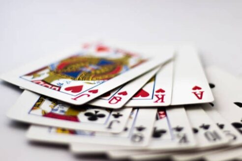Aprende algunos juegos con baraja inglesa - Fiebre de Casino