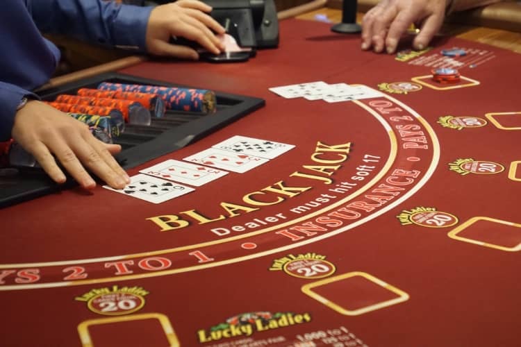 Juega 21 Blackjack - casinos y juegos de blackjack online para elegir