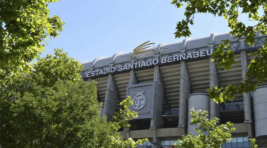 Evento de Codere en el Estadio Santiago Bernabéu para destacar su liderazgo en el sector de las apuestas deportivas.