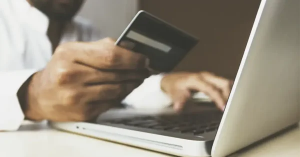Visa y Mastercard están implicados en procesar pagos en unos sitios de apuestas acusados de fraude en Reino Unido.