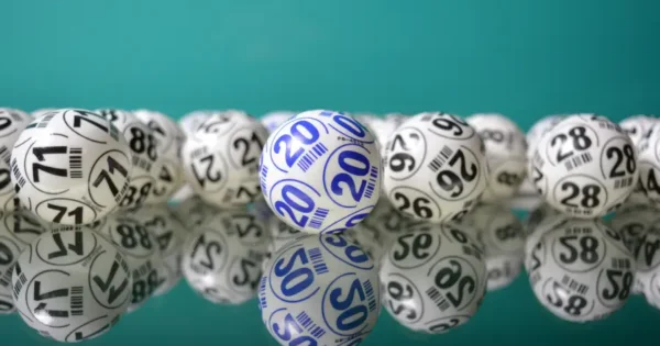 Ministro de Economía de Panamá presenta nuevo sorteo de Lotería Fiscal.